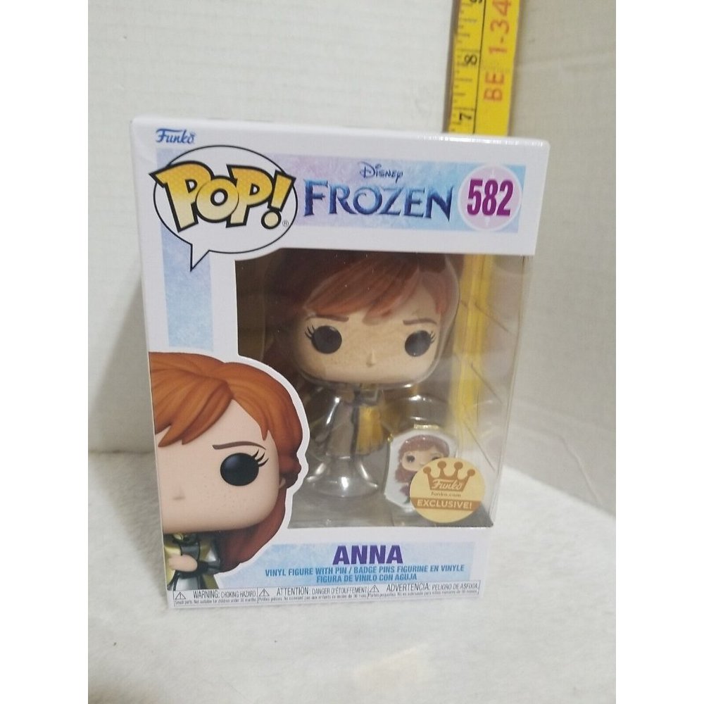 FUNKO POP! Disney Frozen-Funko Shop Exclusive Anna with Pin #582 NIB w Protector